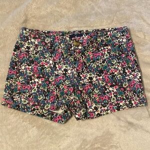 American Eagle Floral Midi size 0 shorts